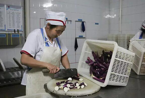 食堂里每天都在發生些什么，你一定不知道