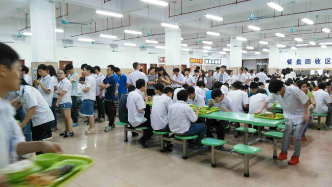 食堂承包公司餐飲行業(yè)走出新的發(fā)展模式！