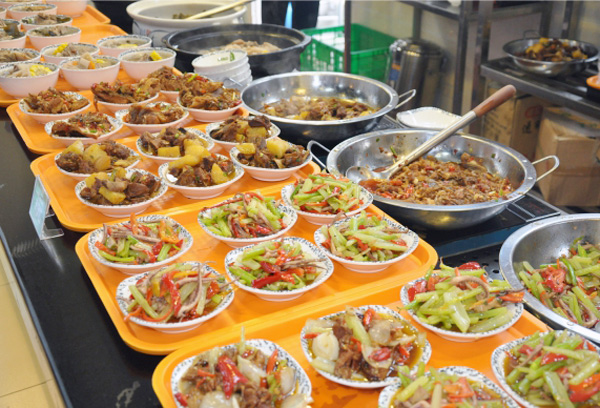 選對食堂承包企業,標準化公司員工餐飲管理