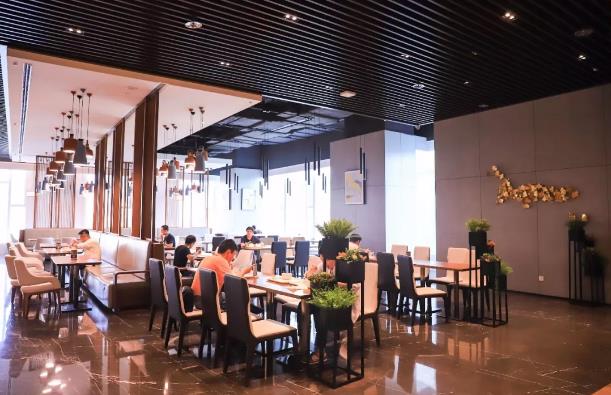 企業(yè)食堂承包與私人承包的差別這么大？